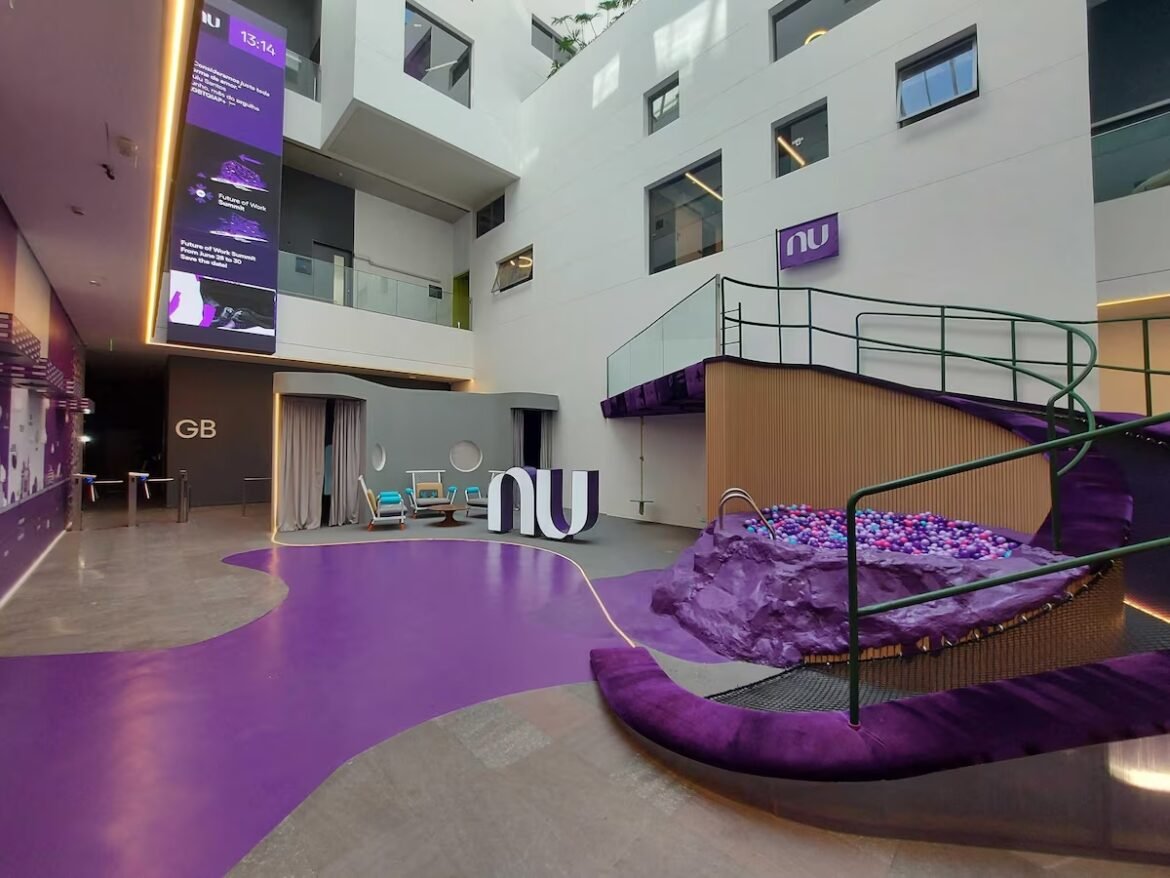 O Nubank foi a instituição mais citada (60%) quando se perguntou em qual banco as pessoas têm conta Foto: Divulgação/Nubank - 15/11/2022