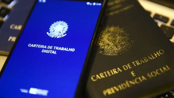 Carteira de trabalho completa 80 anos em busca da modernidade • Marcelo Camargo/Agência Brasil