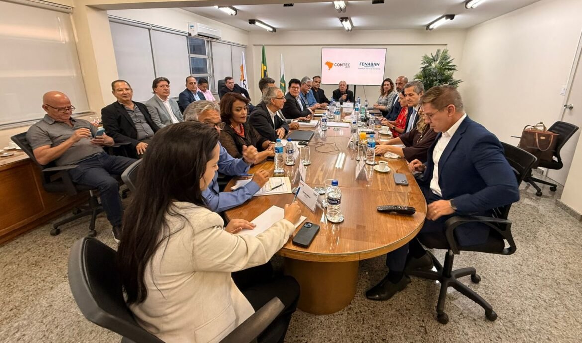 08102025 CEBNN CONTEC reunida com a FENABAN em Brasília 05
